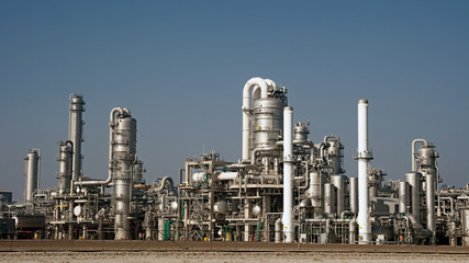 Fototapeta na wymiar Industrial oil refinery plant