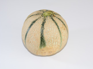 Frische Melone isoliert auf weisem Hintergrund