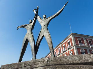 statua dei marinai a taranto