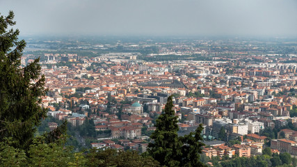 Fototapeta premium BERGAMO, LOMBARDY/ITALY - JUNE 25 : View from Citta Alta in Bergamo on June 25, 2017