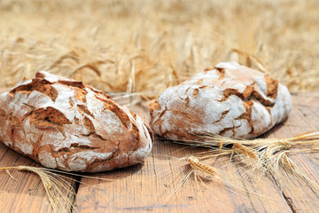 traditionell gebackenes Brot