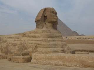 Fototapeta na wymiar esfinge giza pyramids