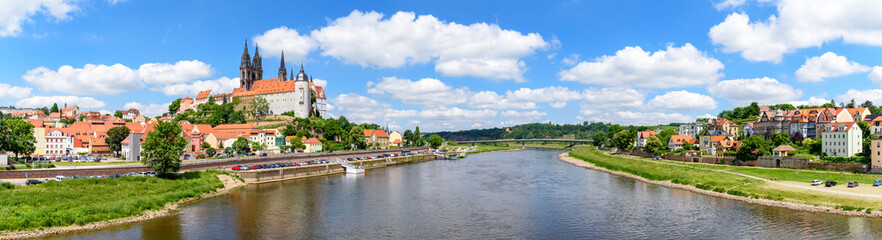 Panorama von Meißen über der Elbe