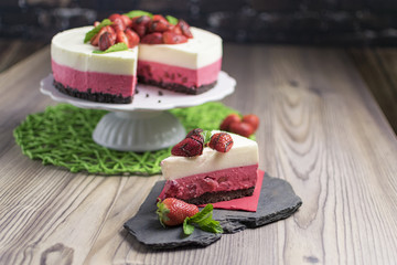 Erdbeerkuchen mit Krümelboden