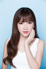 Fototapeta premium beauty woman look you