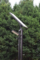 公園内のソーラー街灯