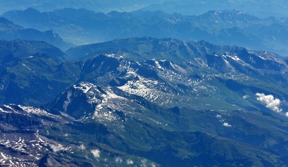 vue aérienne...alpes suisses