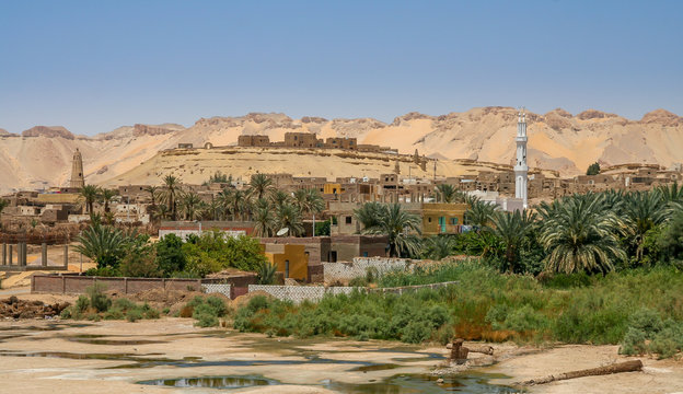 The fortified Islamic town of Al Qasr was built at Dakhla Oasis in the 12th century, Dakhla, Egypt