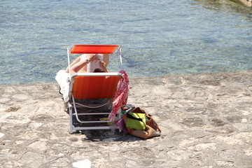 Frau beim baden