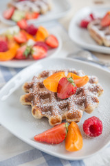 Belgische Waffeln mit Beeren