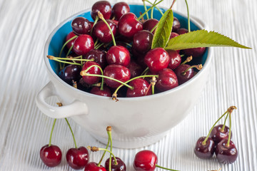 Cherries in bowl