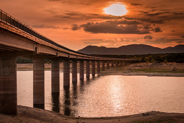 Fototapeta na wymiar Extreme drought in the Valmayor reservoir