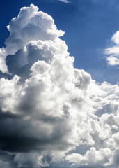 Naklejka premium Clouds