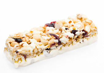 Popcorn protein cereal energy bar with cranberries