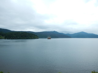 芦ノ湖と船