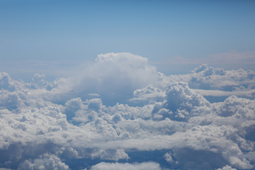 Fototapeta premium MONTAGNES DE NUAGE