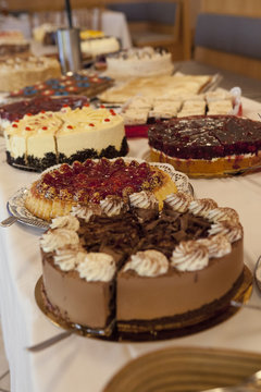 Kuchenbuffet bilder – Bläddra bland 197 stockfoton, vektorer och videor ...