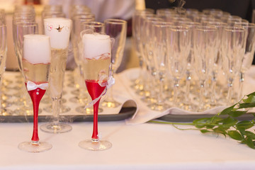 Fancy champagne glasses at wedding time