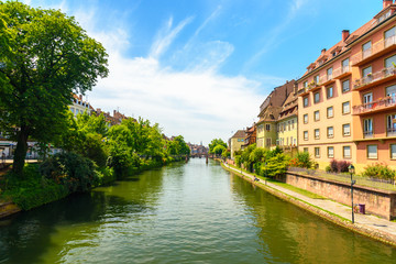 Fototapeta na wymiar View of a canal of Strasbourg