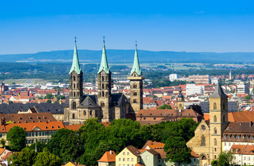Fototapeta na wymiar Stadtpanorama Panorama von Bamberg bei blauen Himmel