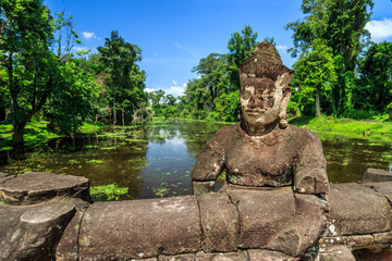 Brücke zum Preah Khan Tempel in Angkor, Kambodscha