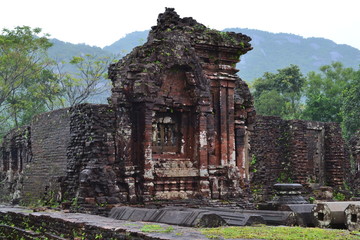 temples in vietnam
