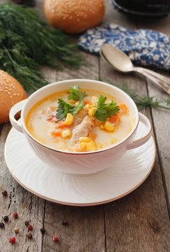 Creamy soup with corn and chicken