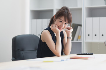 OLポートレート・デスクワーク