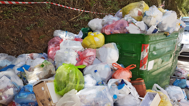 bin garbabe full pollution 