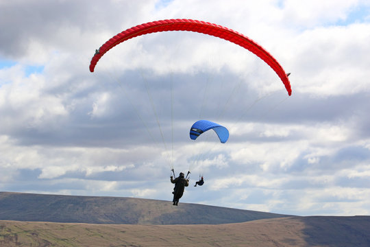 paragliders in the Brecon Beacons