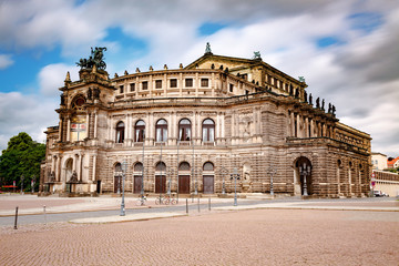 Fototapeta na wymiar Dresden - Semperoper, Germany