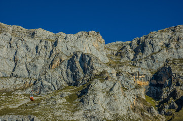 Cable car going up in Fuente De