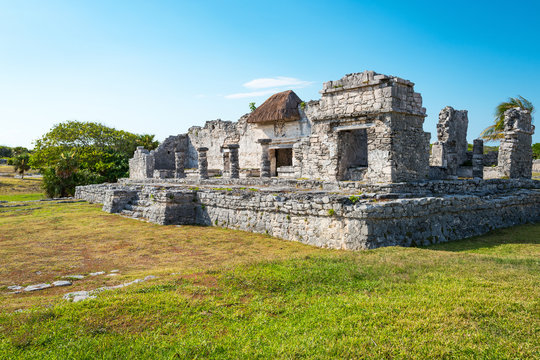 Archeology and nature of the Yukatan peninsula