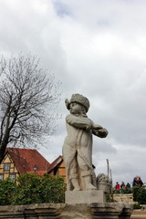 Garten am Quedlinburger Dom mit Skulpturen