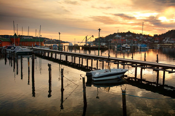 Fototapeta premium evening scene of norwegian bay