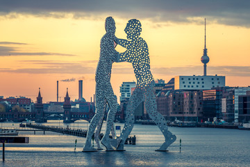 Berlin, Molecule Man - obrazy, fototapety, plakaty