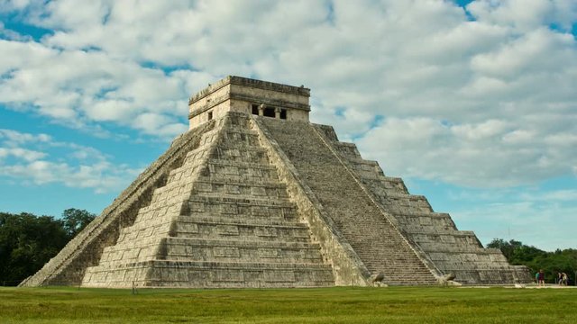 Pyramid in Chichen Itza, Temple of Kukulkan. Yucatan, Mexico