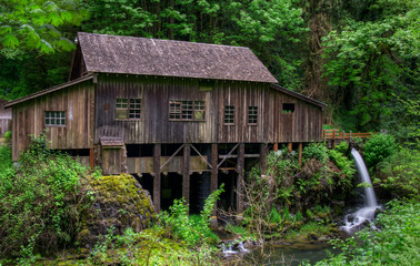 Cedar Creek Grist Mill 