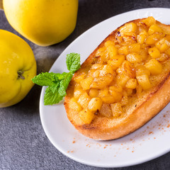 Apple fruit spread with cinnamon and fruit pieces