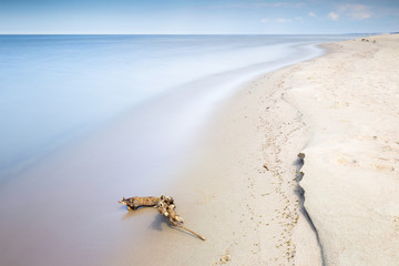 Fototapeta Morze Bałtyckie pusta plaża bez ludzi  obraz