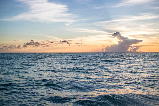 Fototapeta Ocean at Sunset  