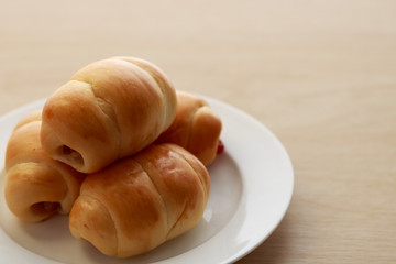 Mini bun bread in dish