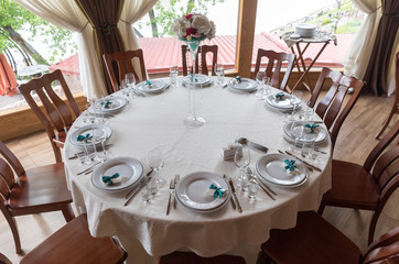 serving on the table