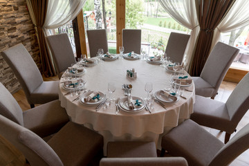 serving on the table, glasses