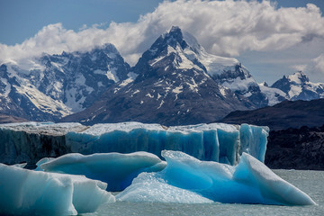 Naklejka na ściany i meble Icebergs in Patagonoa