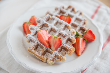 Belgische Waffeln mit Beeren 