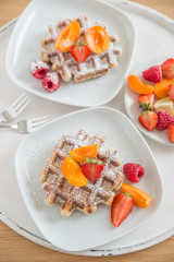 Belgische Waffeln mit Beeren 