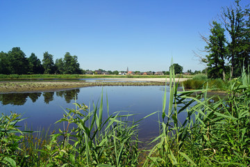 Naturpark SCHWALM-NETTE am De Witt See mit
Leuth im Hintergrund