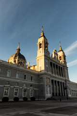 Fototapeta na wymiar Catedral de la almudena de madrid