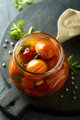 Preserved tomatoes with dill and spices